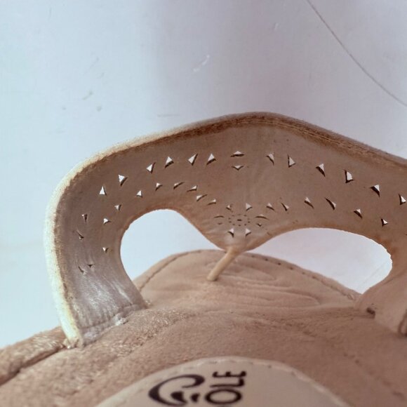 Mountain Sole Comfort Sandals Sz 8.5 White Flip Flop Silver Studs Thong Cushion - Picture 12 of 15